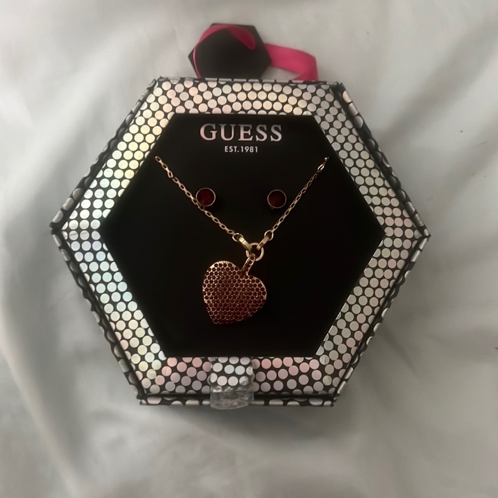 Guess jewlery set